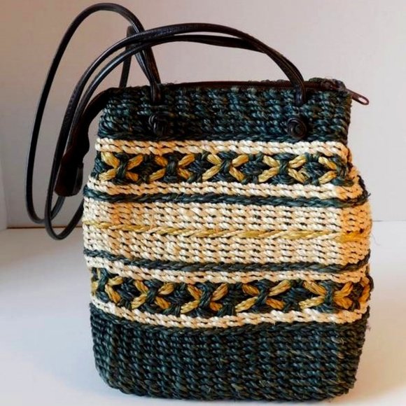 Woven Rattan Purse - Picture 1 of 6